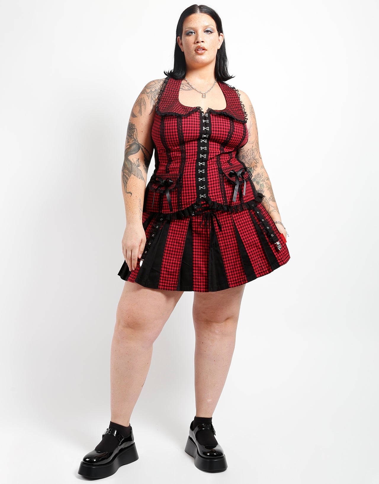 CURVE BO PEEP HALTER CORSET RED