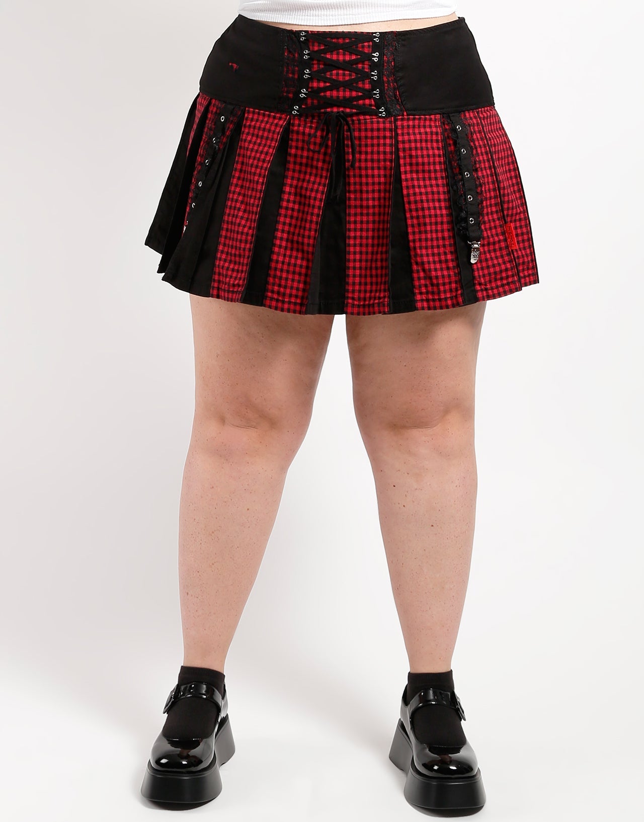 CURVE BO PEEP PLEATED GARTER SKIRT RED